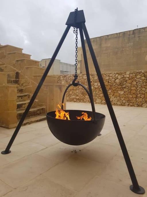 Farmhouse Villa With Large Pool And Garden In Gozo Għarb Εξωτερικό φωτογραφία