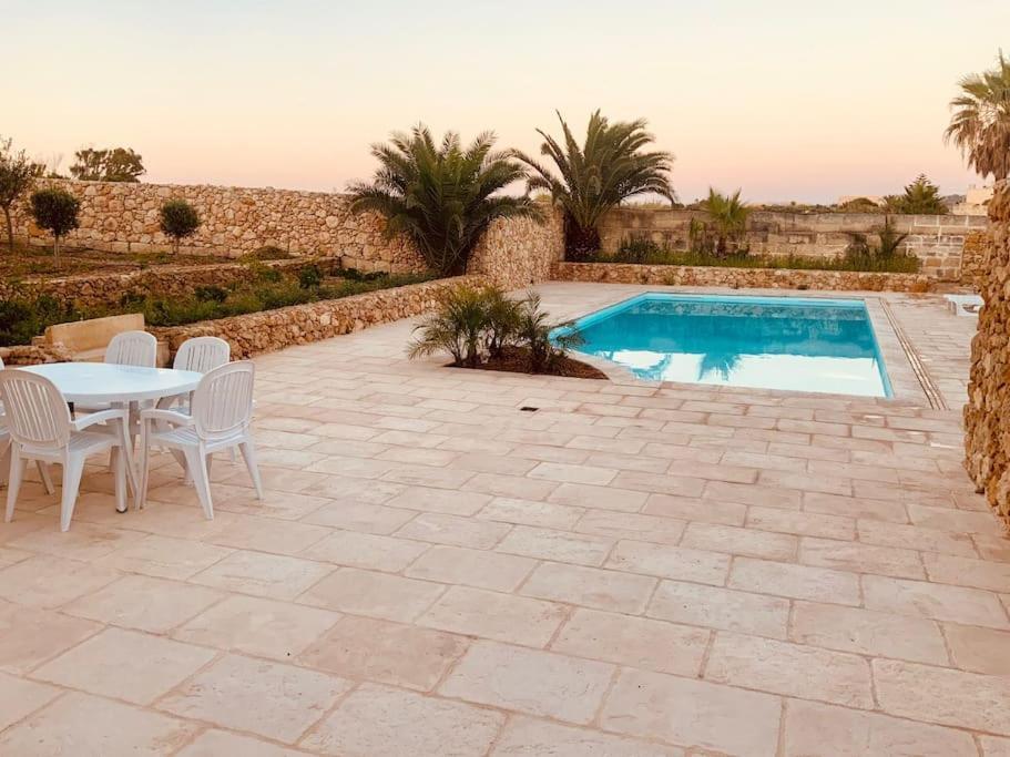 Farmhouse Villa With Large Pool And Garden In Gozo Għarb Εξωτερικό φωτογραφία