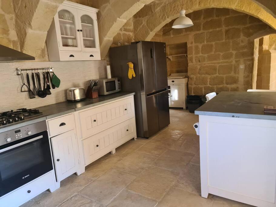 Farmhouse Villa With Large Pool And Garden In Gozo Għarb Εξωτερικό φωτογραφία