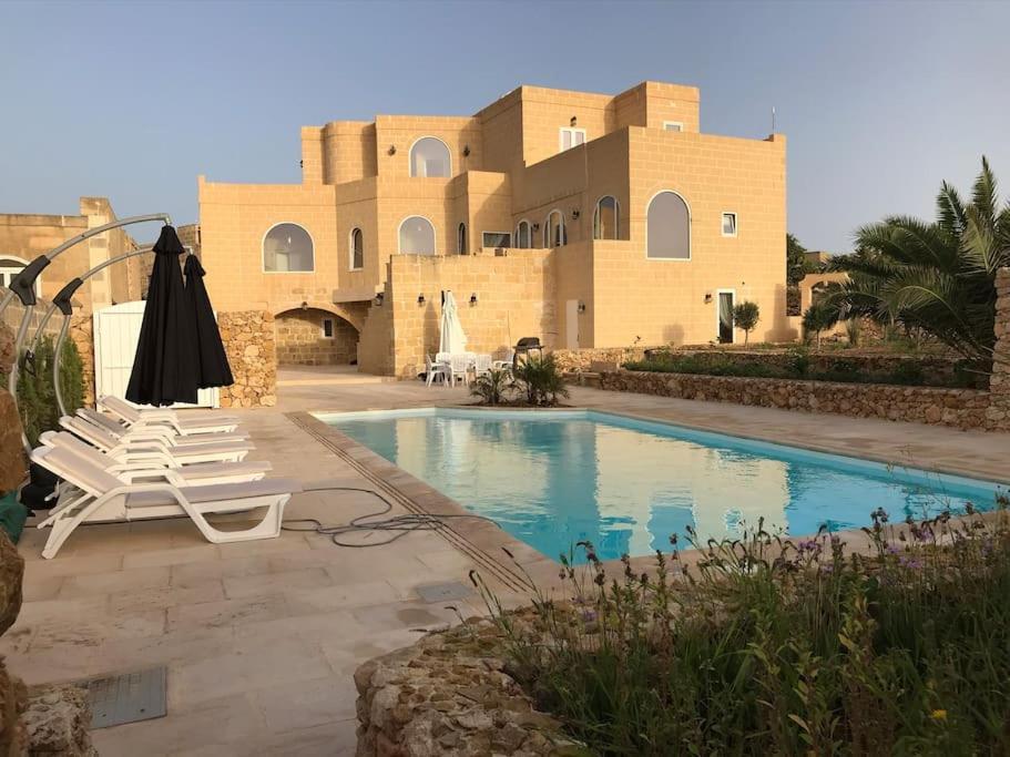 Farmhouse Villa With Large Pool And Garden In Gozo Għarb Εξωτερικό φωτογραφία