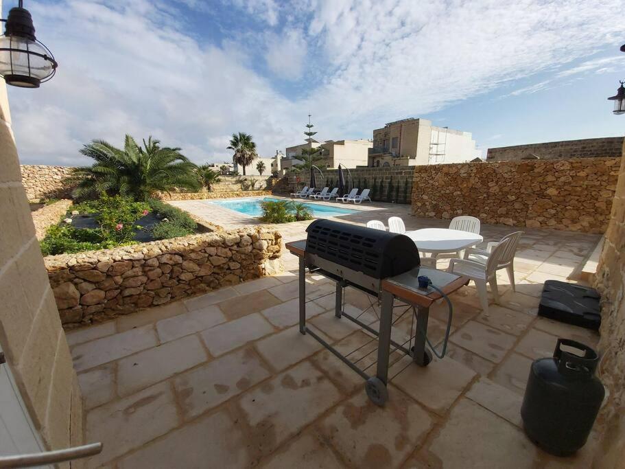Farmhouse Villa With Large Pool And Garden In Gozo Għarb Εξωτερικό φωτογραφία