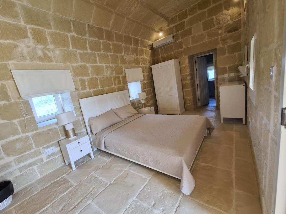 Farmhouse Villa With Large Pool And Garden In Gozo Għarb Εξωτερικό φωτογραφία