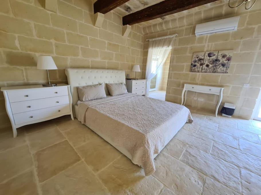 Farmhouse Villa With Large Pool And Garden In Gozo Għarb Εξωτερικό φωτογραφία