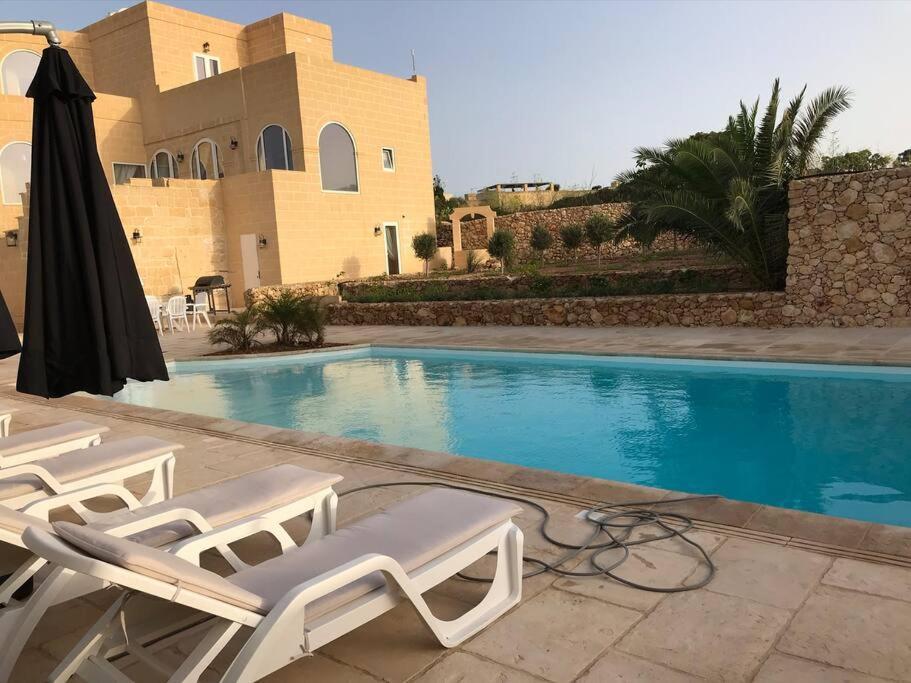 Farmhouse Villa With Large Pool And Garden In Gozo Għarb Εξωτερικό φωτογραφία