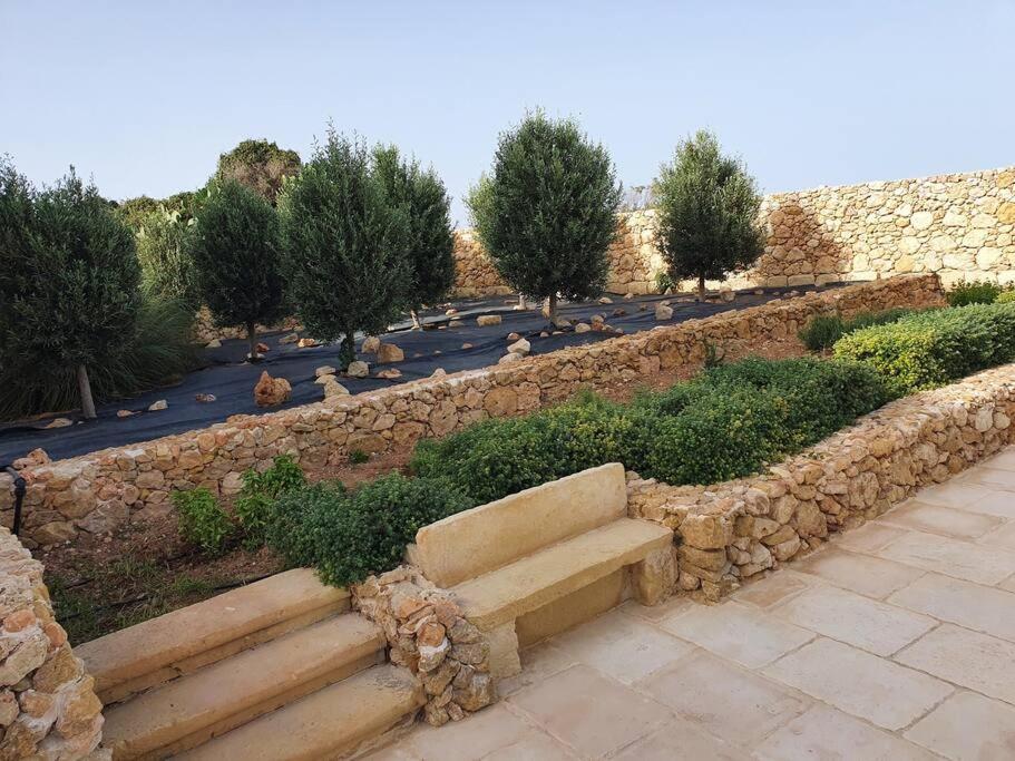 Farmhouse Villa With Large Pool And Garden In Gozo Għarb Εξωτερικό φωτογραφία