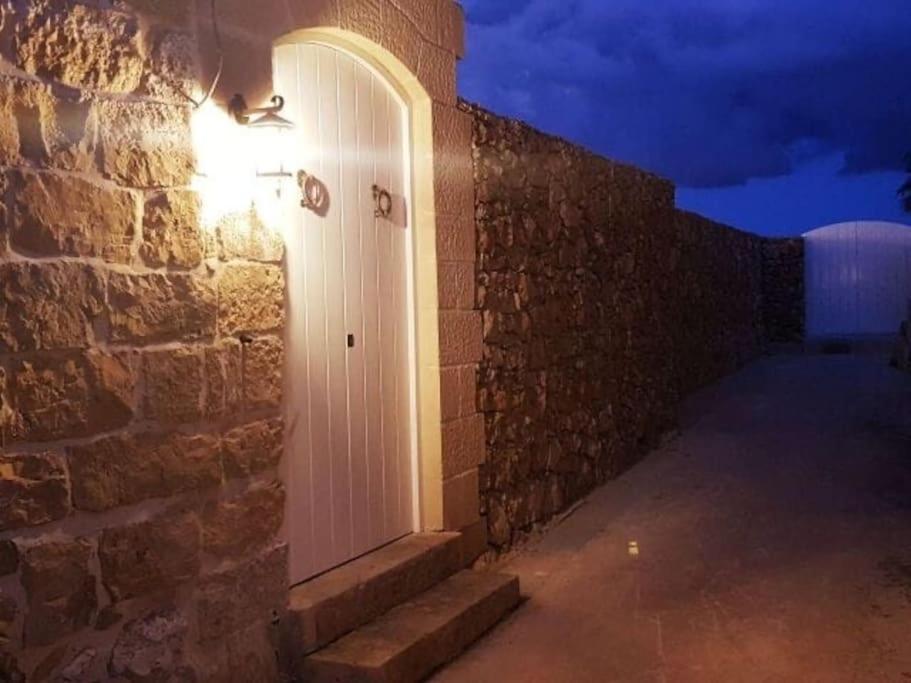 Farmhouse Villa With Large Pool And Garden In Gozo Għarb Εξωτερικό φωτογραφία