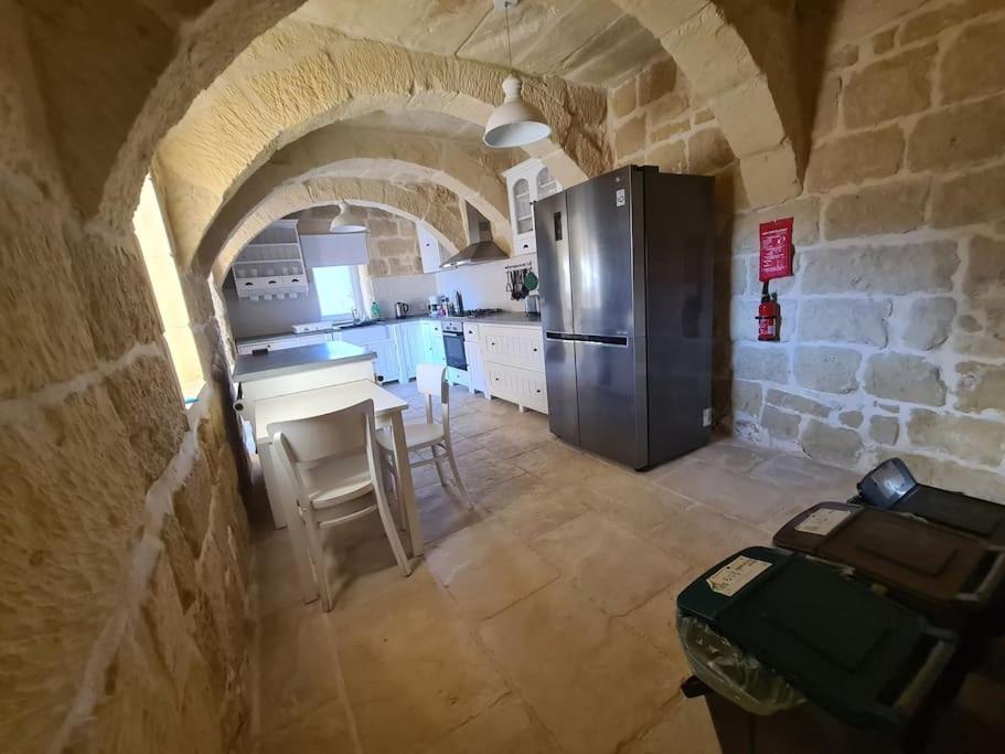 Farmhouse Villa With Large Pool And Garden In Gozo Għarb Εξωτερικό φωτογραφία