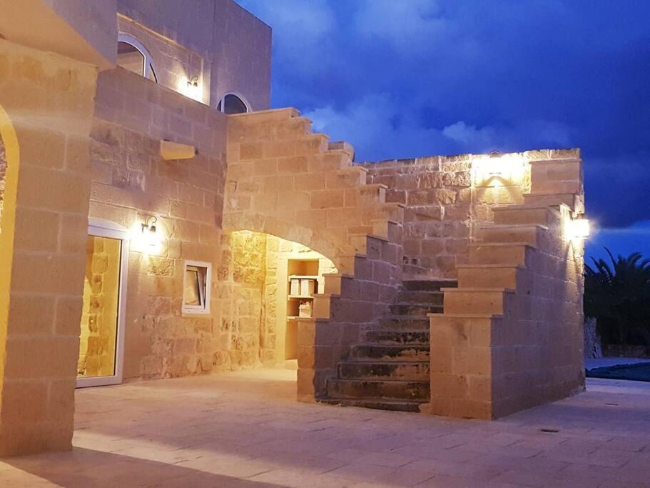 Farmhouse Villa With Large Pool And Garden In Gozo Għarb Εξωτερικό φωτογραφία