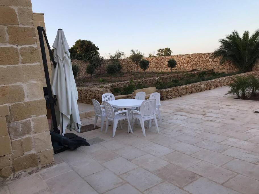 Farmhouse Villa With Large Pool And Garden In Gozo Għarb Εξωτερικό φωτογραφία