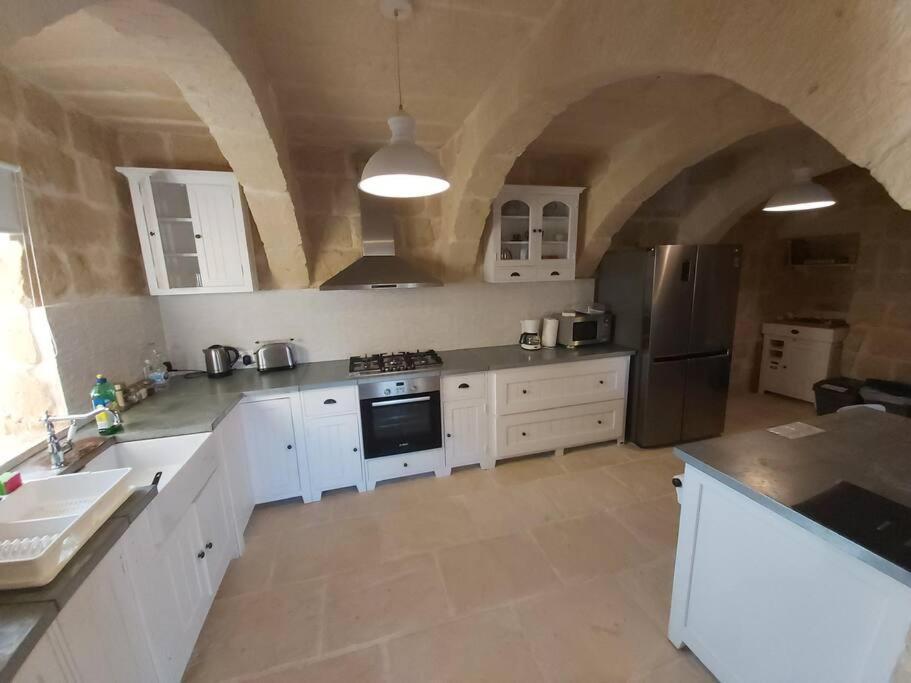 Farmhouse Villa With Large Pool And Garden In Gozo Għarb Εξωτερικό φωτογραφία